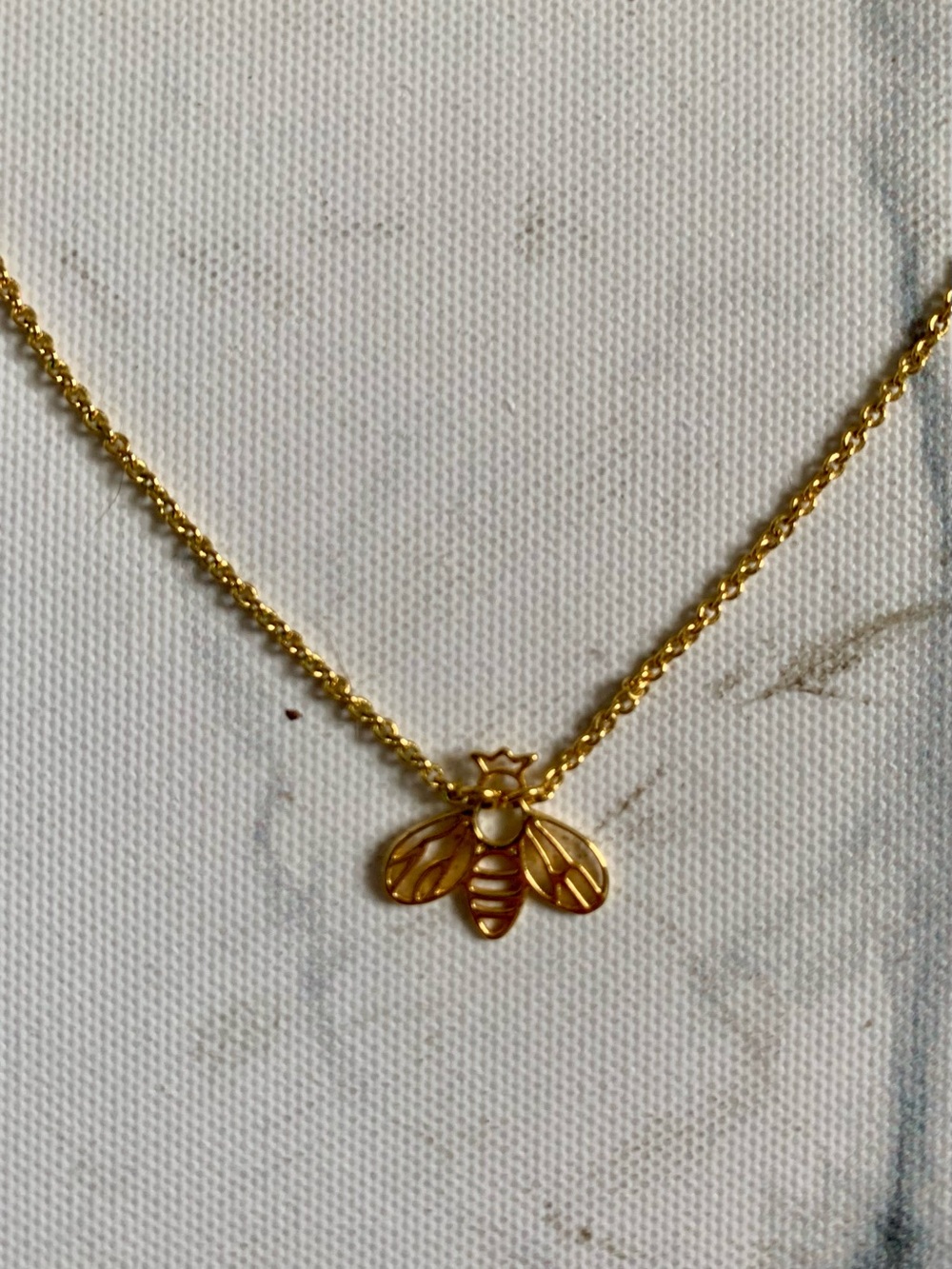 Beaucoup Designs Gold Queen Bee Filigree Pendant Necklace - Women Jewelry